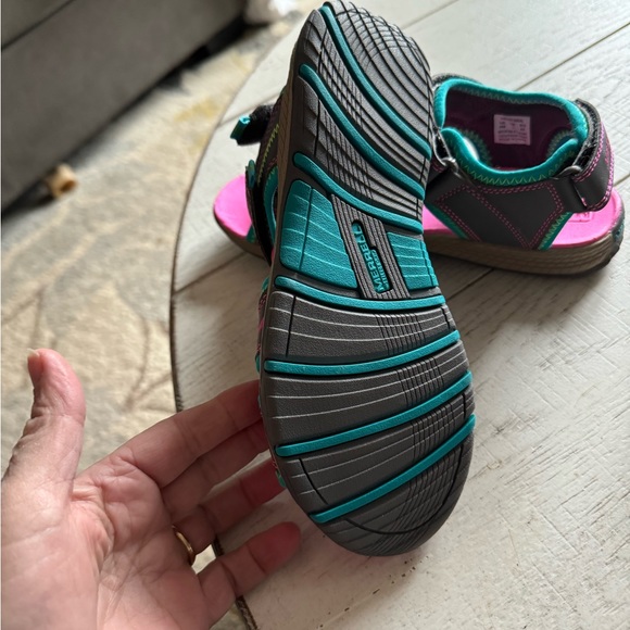 New Girls Merrell sandals size 2 or 4 - Picture 5 of 6